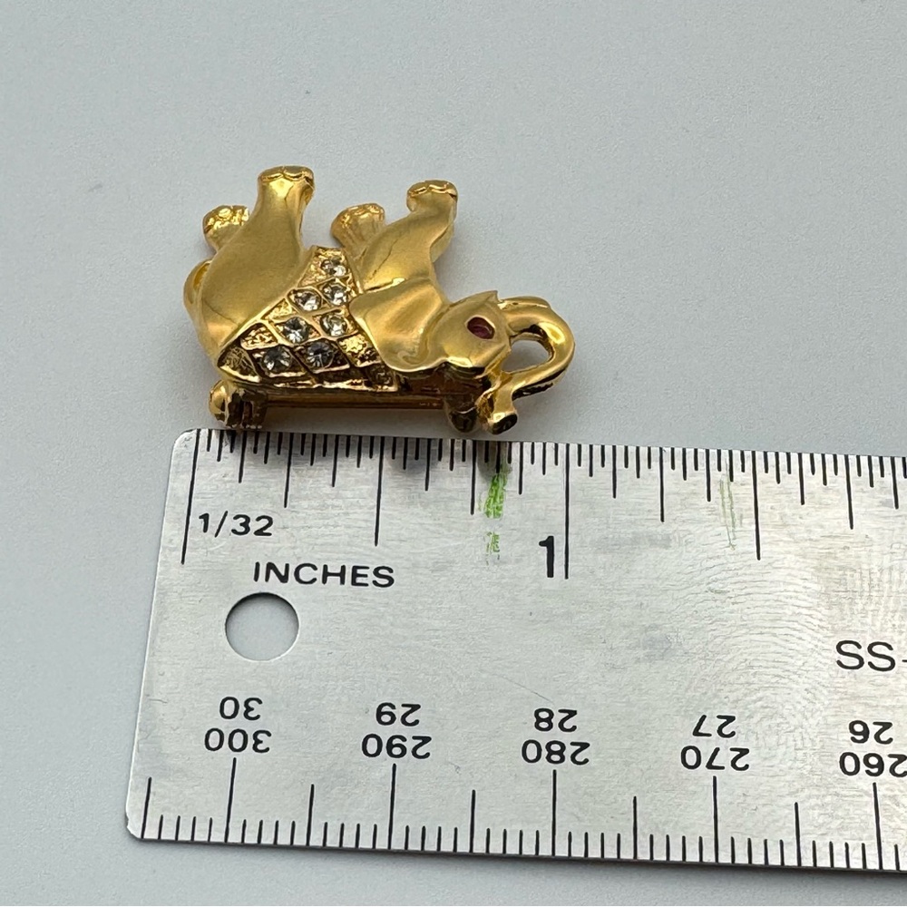 Giovanni Gold Tone Elephant Rhinestone Brooch - Picture 3 of 9